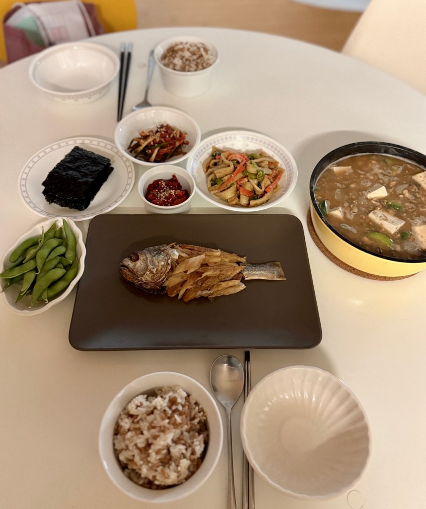A clean and minimalist overhead shot of the beautifully arranged bori-gulbi set.