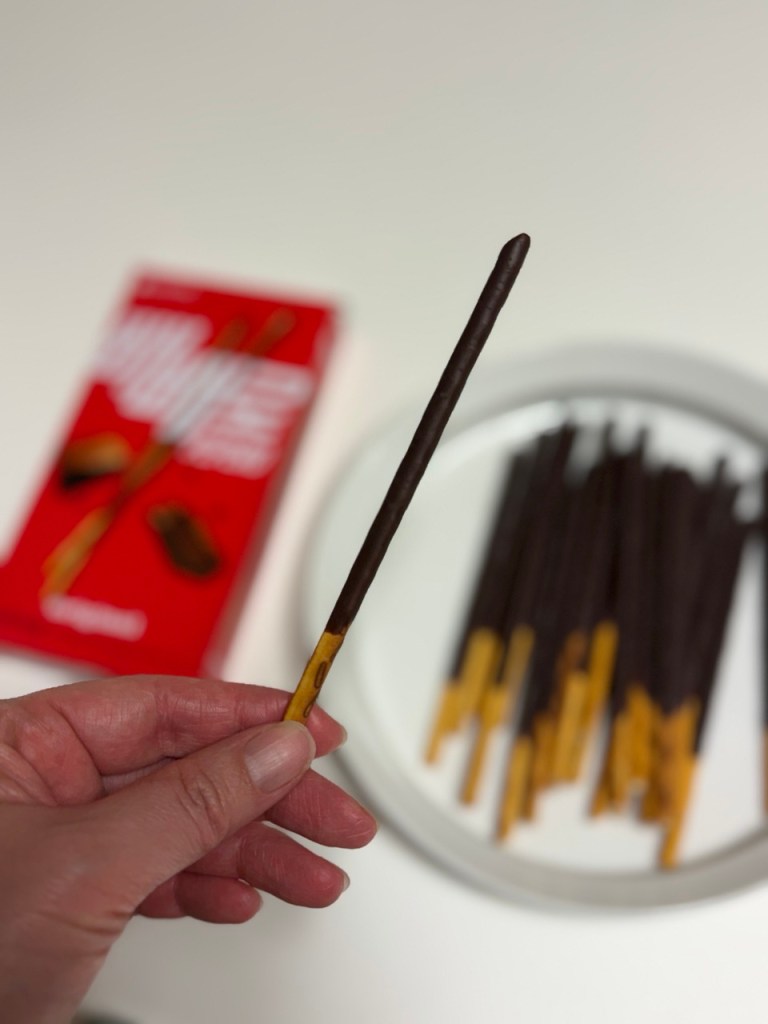 The classic original Pepero sticks dipped in smooth milk chocolate.
