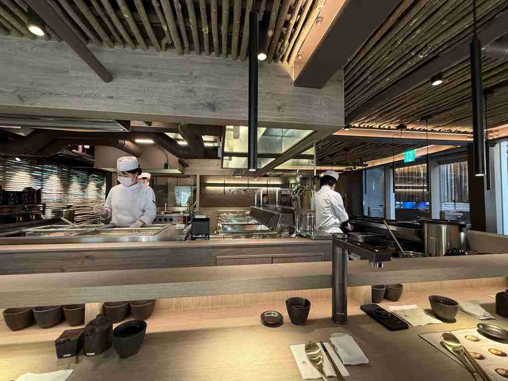 The modern and minimalist interior design of Katsume in Seongsu-dong.