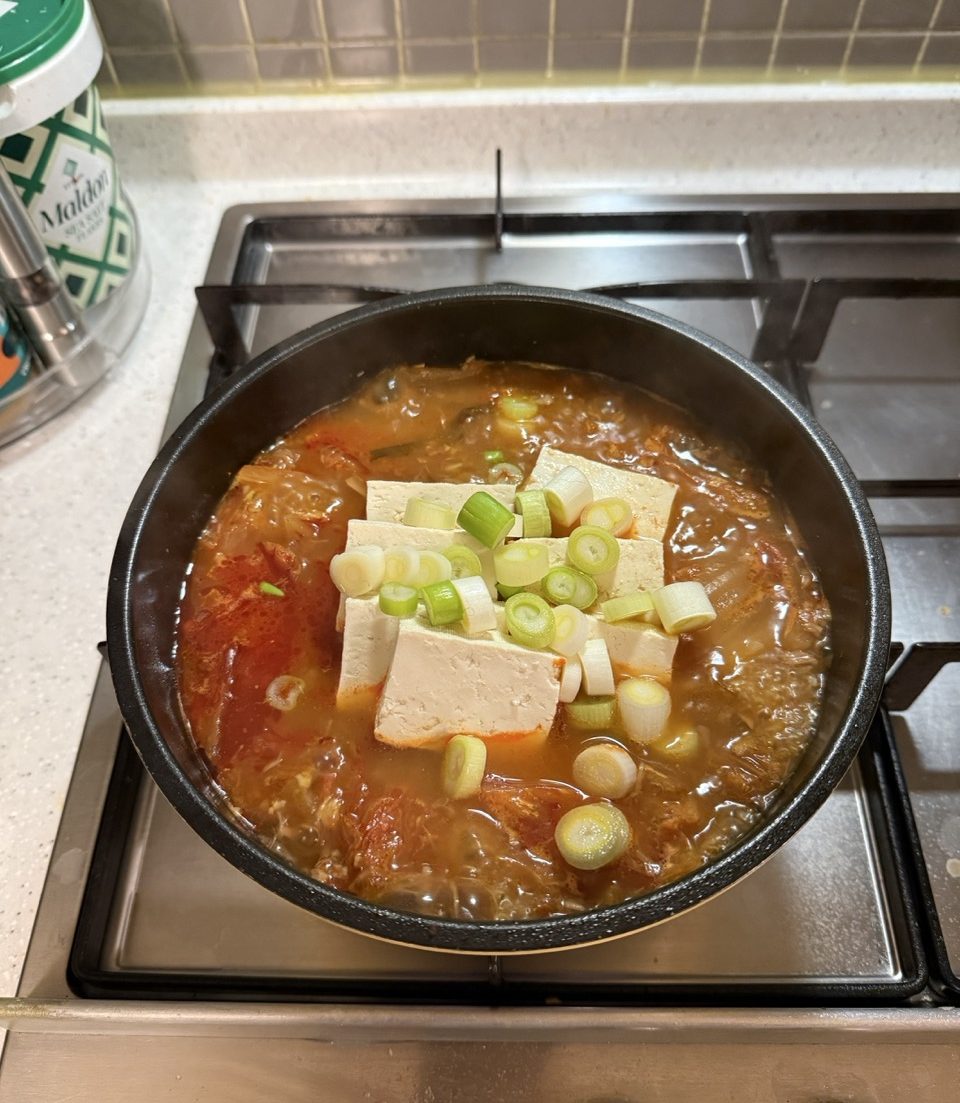 Is Kimchi Jjigae Healthy? The Secret to Korea’s Favorite Gut-Healing Stew