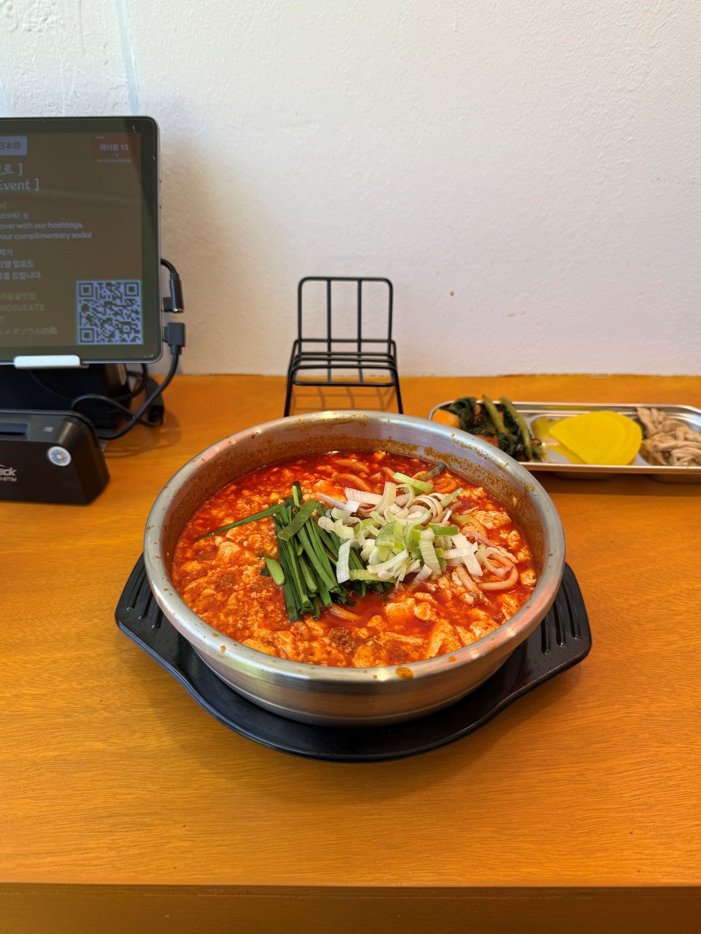 Solo Dining in Seongsu-dong: A Local Worker’s Guide to the Best Solo-Friendly Restaurants
