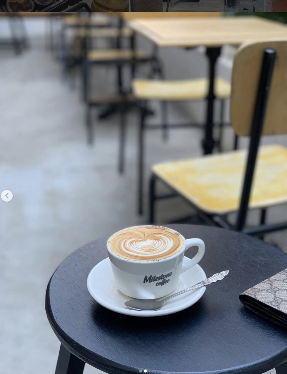 A smooth and creamy Australian-style flat white with delicate latte art.