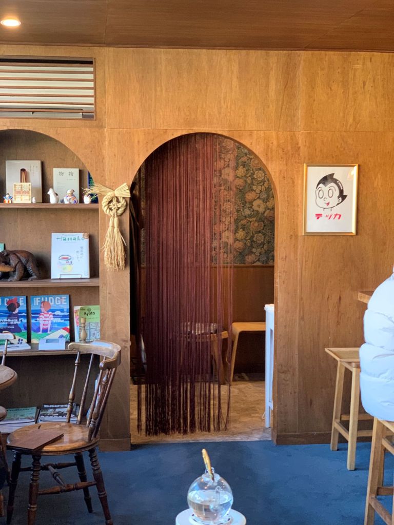 he vintage storefront of Kissa Goguma in Mullae-dong, featuring a nostalgic Japanese Kissaten-style entrance.
