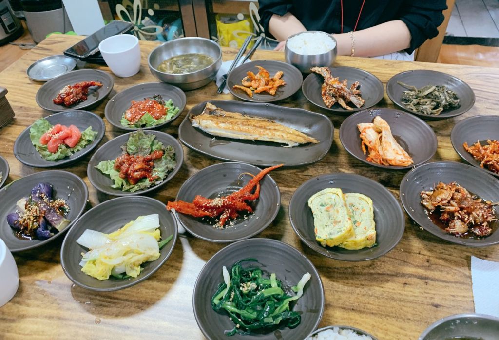 A variety of plant-based Korean side dishes (banchan) perfect for a healthy vegan and gluten-free diet.