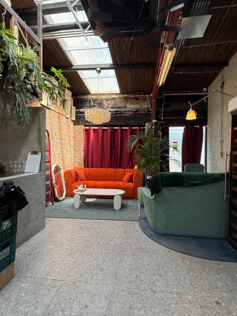 Discovering a hidden gem brunch cafe in Mullae Art Village, a popular cultural and artistic neighborhood in Seoul.