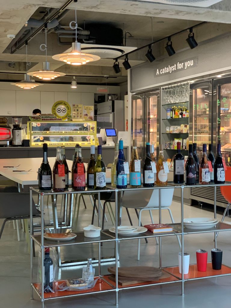 Experiencing a unique, high-end, and creative sweet brunch concept at Secondé Live near Seoul Forest.